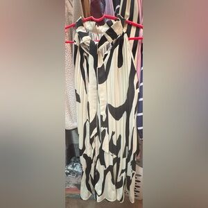 Black and White Abstract Print Pleated Dress